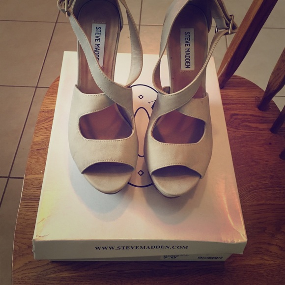 Steve Madden Wedges
