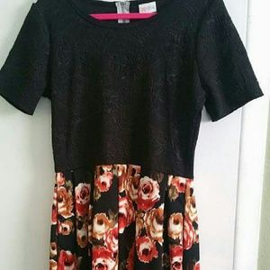 Lularoe size large amelia