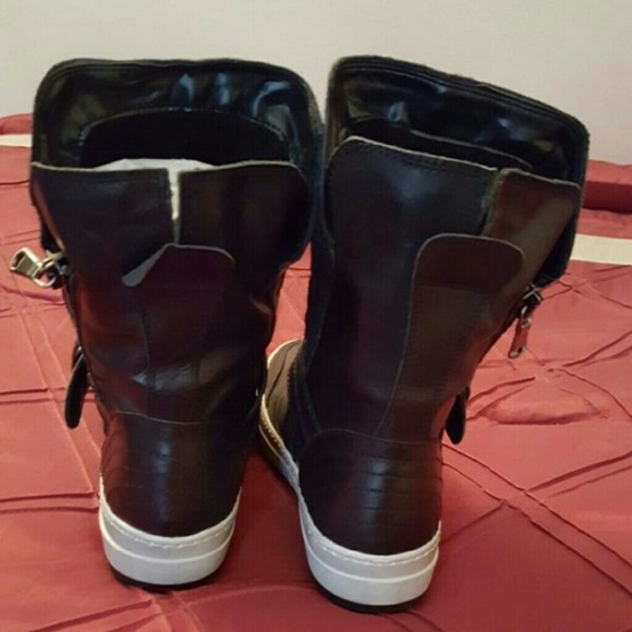 Kurt Geiger "Black Ashton" Flat Biker Boot. - Picture 2 of 4