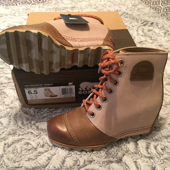 Sorel Shoes - Reserved: NIB 1964 Sorel Premium Wedge Bootie