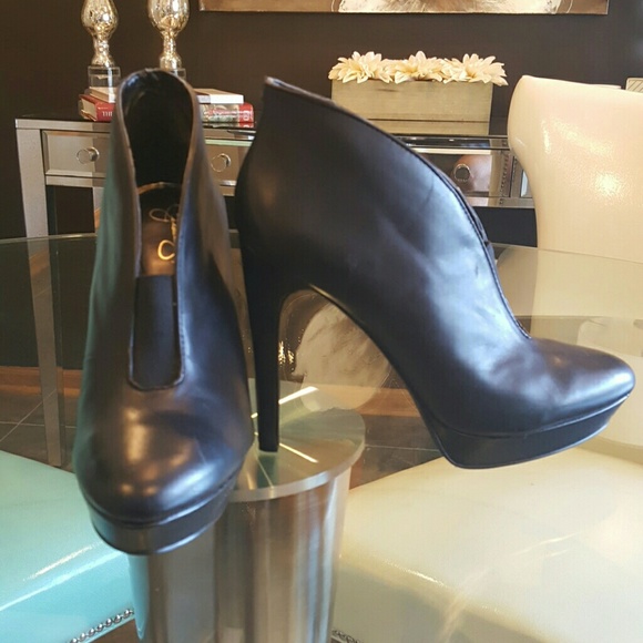 Jessica Simpson Black bootie