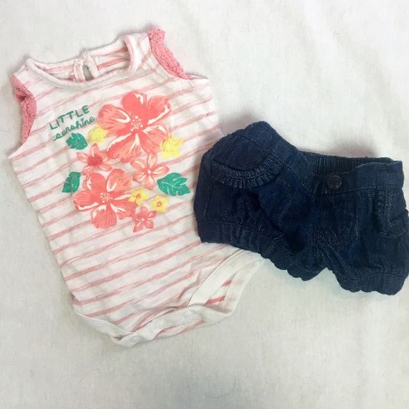 💠 Carter's NB Onesie and Jean Short Set 💠 - Picture 1 of 2