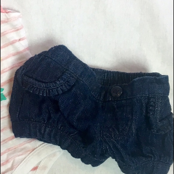 💠 Carter's NB Onesie and Jean Short Set 💠 - Picture 2 of 2