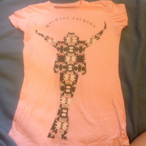 🙆🏼FREE W PURCHASE🙆🏼Michael Jackson T shirt