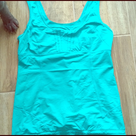 Lululemon workout tank, drawstring bottom