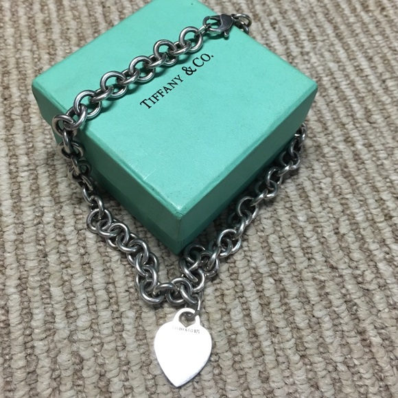 Tiffanys chain with heart charm