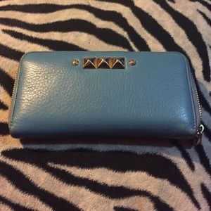 Leather Henri bendel wallet light blue