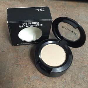 Brand new MAC "shroom" eyeshadow on sale!