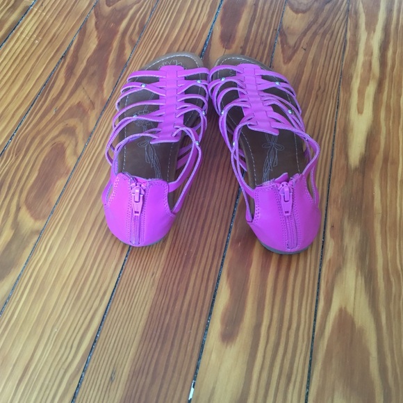 Sandals - Picture 2 of 3