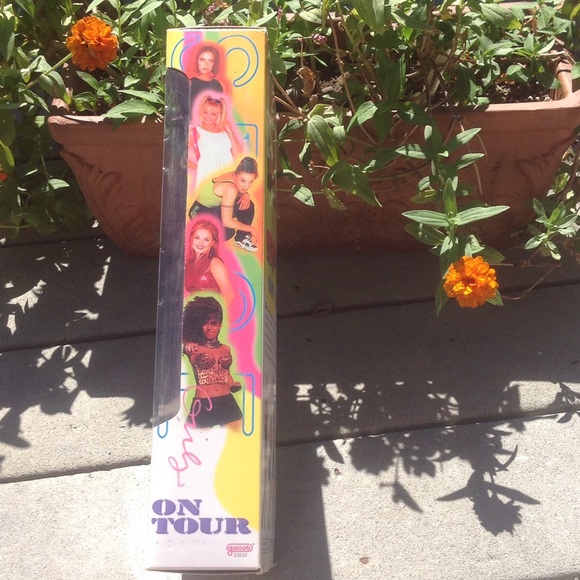 Spice Girl Barbie Posh - Picture 4 of 4