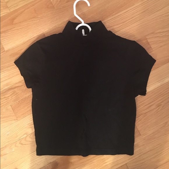 Turtle neck crop top.
