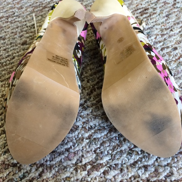 Wild Rose Floral Pump Heels - Picture 2 of 4