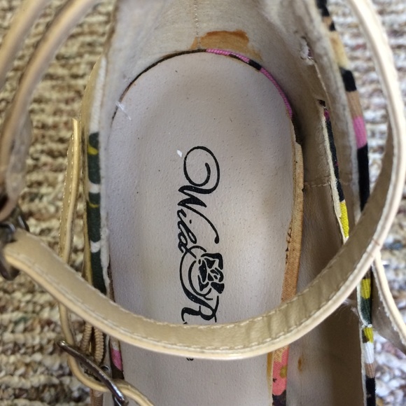 Wild Rose Floral Pump Heels - Picture 3 of 4