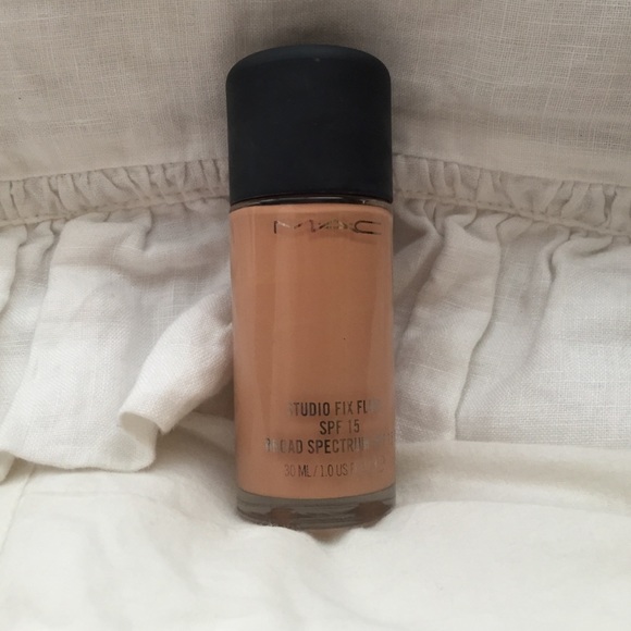 🚫SOLD🚫MAC studio fix fluid - Picture 1 of 2