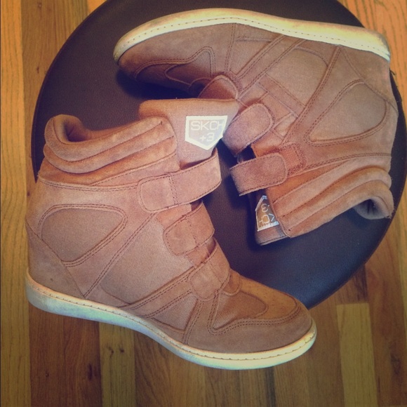 Skechers Plus 3-Raise The Bar Sneaker, 8 M