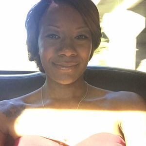 Meet your Posher, Dionne