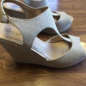 Silver wedges