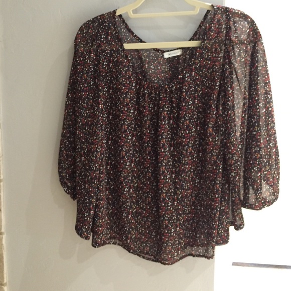 Francesca's small sheer flowy blouse
