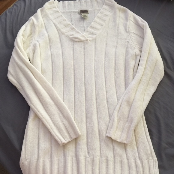 Beautiful white soft sweater.