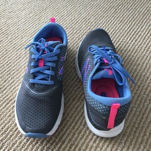 New Balance Running Shoes - like new!