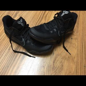 Kobe XI Black- Size 9.5 Men