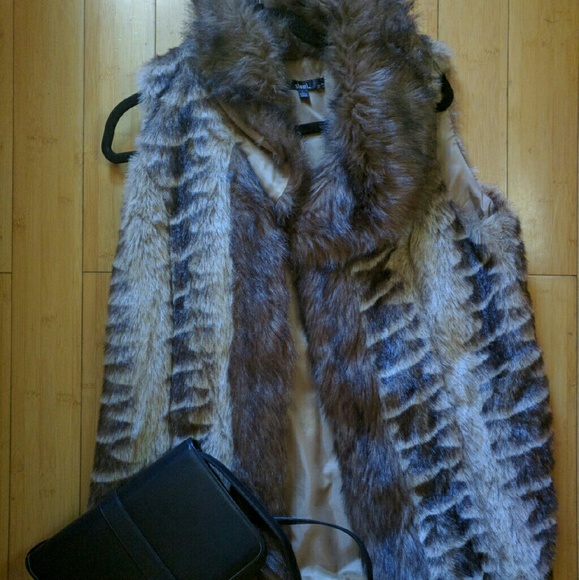 Faux fur brown vest (size large)