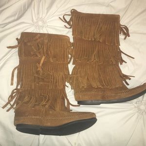 Minnetonka fringe boots