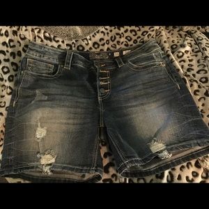 Miss Me button fly jean shorts. EUC