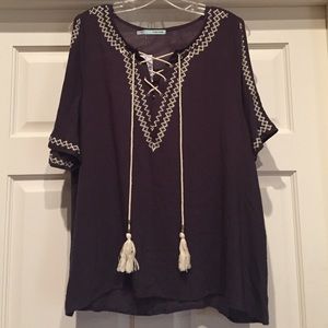 Maurice's "Cold shoulder" Tee