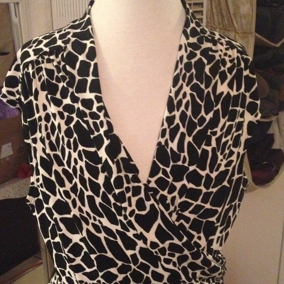 Beautiful peplum Dress - Picture 4 of 4