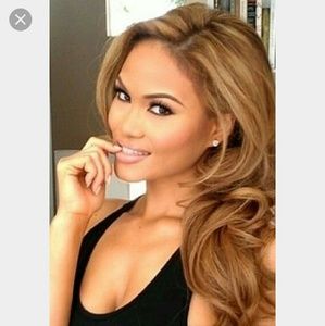 Meet your Posher, Raquel