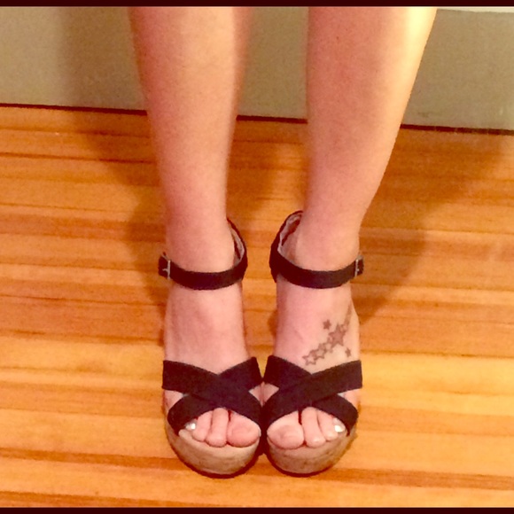 TOMS Wedge Sandals. Very comfortable! Size 7.5
