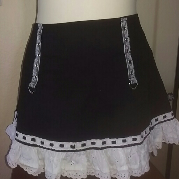 Tripp short skater skirt