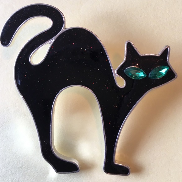 Halloween Black Cat w/ Green Eyes. Magnetic Clasp