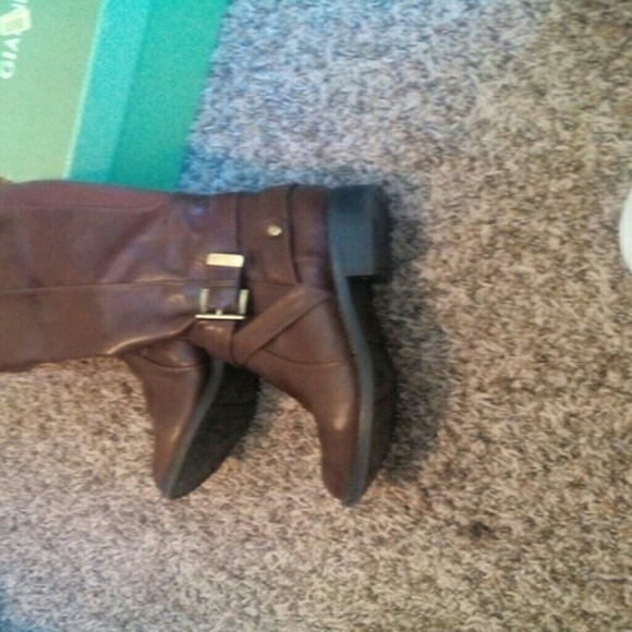 Super cute brown boots