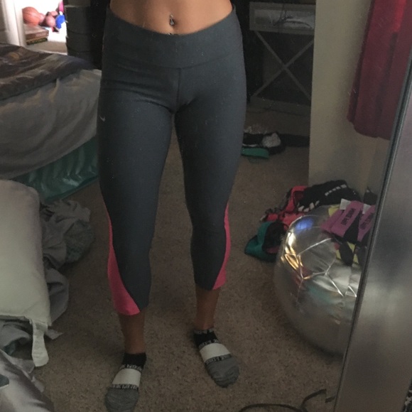 Workout Nike pro pants - Picture 1 of 3