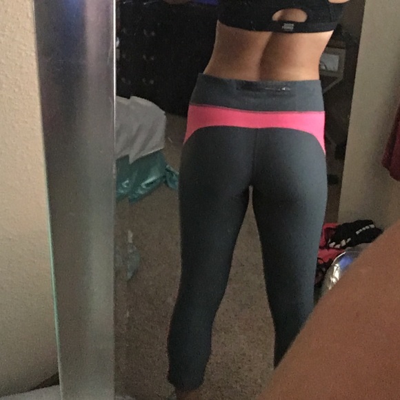 Workout Nike pro pants - Picture 3 of 3