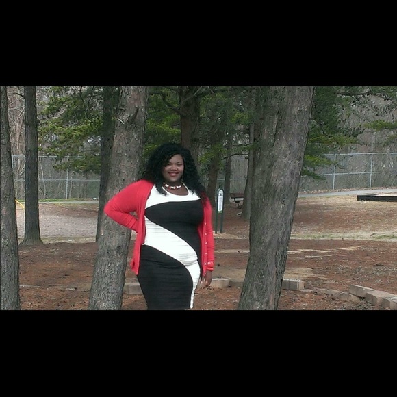 Cream and black classy dress!! - Picture 2 of 4