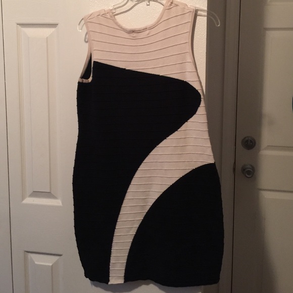 Cream and black classy dress!! - Picture 4 of 4