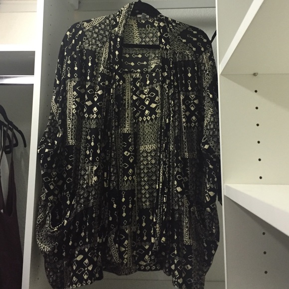 Black and Tan printed kimono