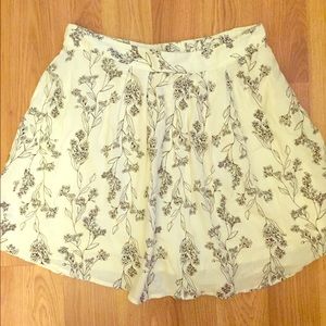 Old navy floral skirt