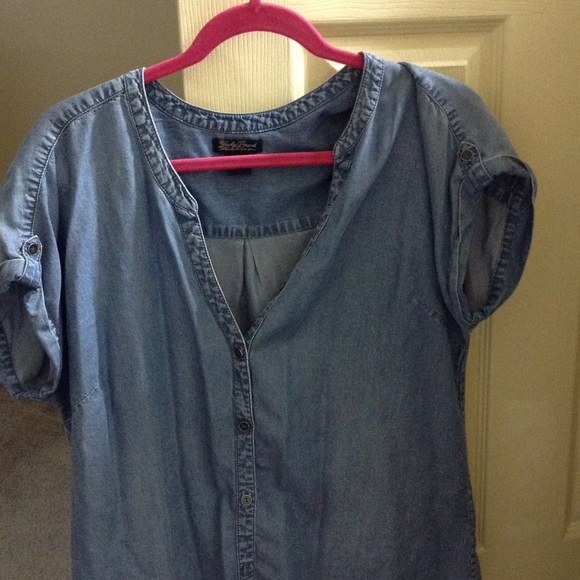 Lucky Brand chambray short sleeve button up blouse