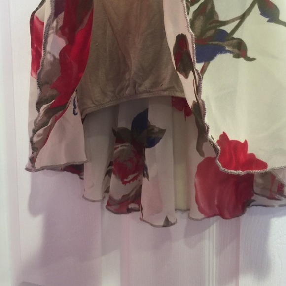 Crop top with Roses - Picture 2 of 3