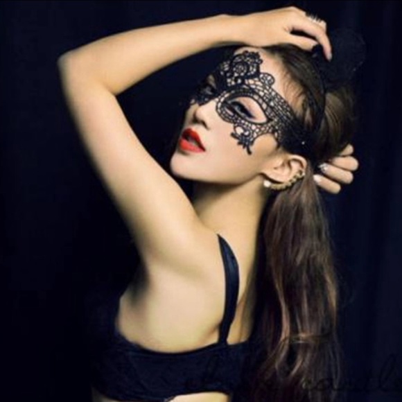 Sexy Black Lace Mask (A3) - Picture 4 of 5