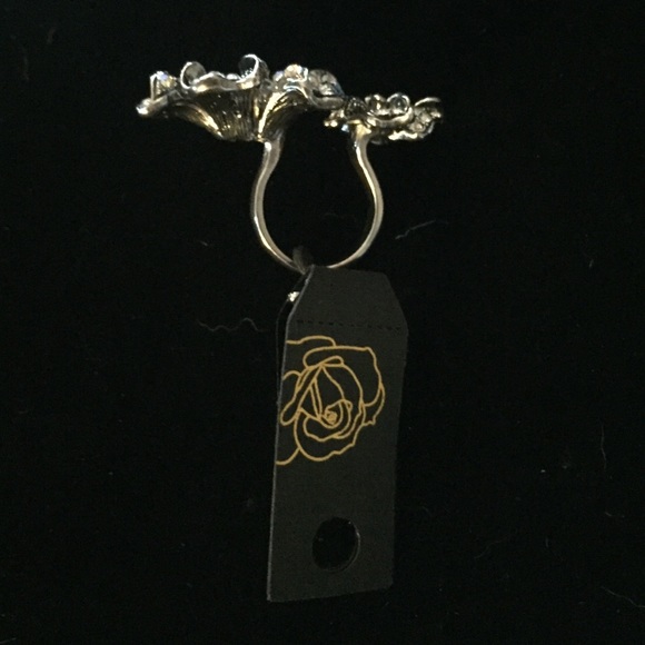 Flower ring - Picture 4 of 4