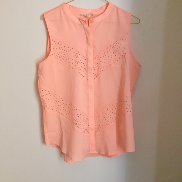 Beautiful sleeveless chevron pattern blouse - Picture 4 of 5