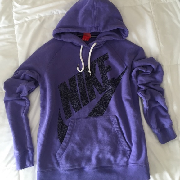 Nike Rally Logo Pullover