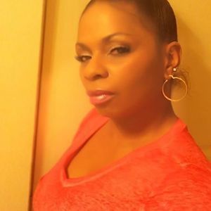 Meet your Posher, Yolanda