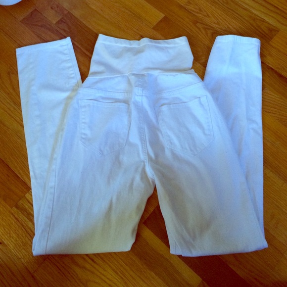 Motherhood maternity medium white skinny jeans