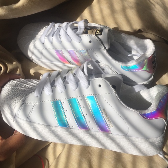 Adidas holograms
